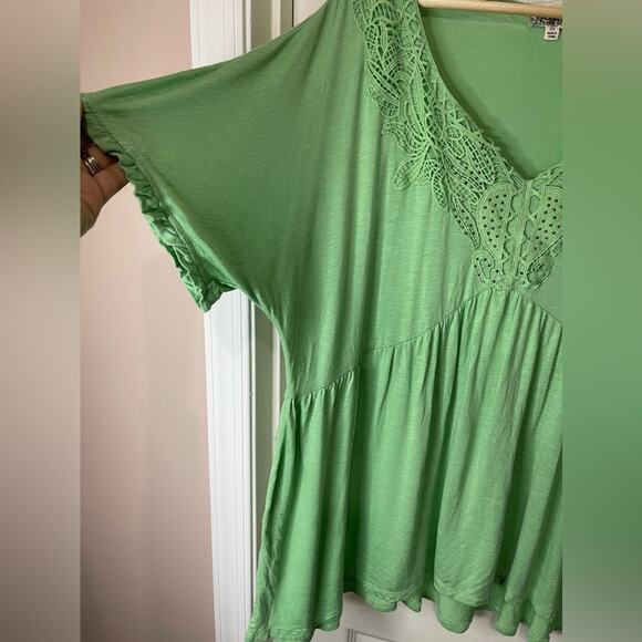 One World Green V Neck Peplum Studded Short Sleeve Blouse 2X - Picture 2 of 5